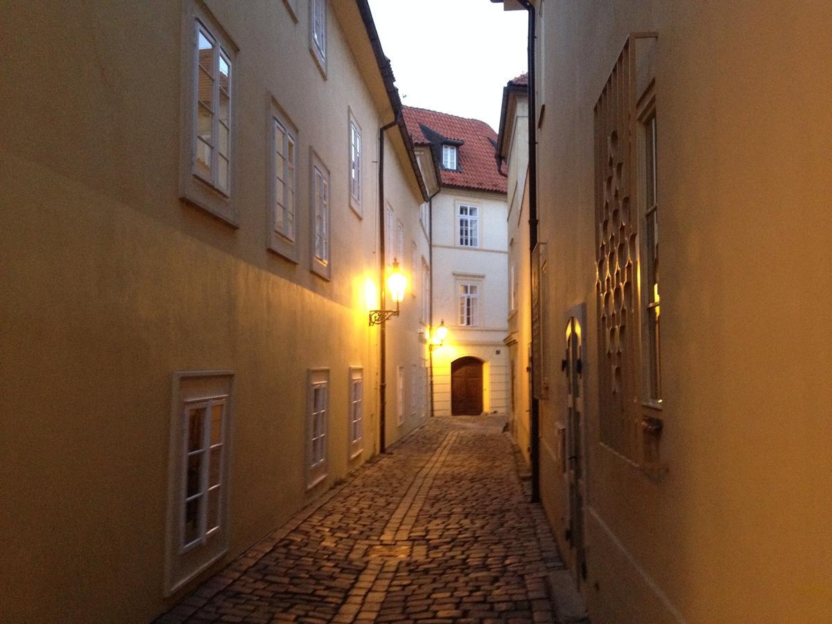 Old Town Basement Apartment ปราก ภายนอก รูปภาพ