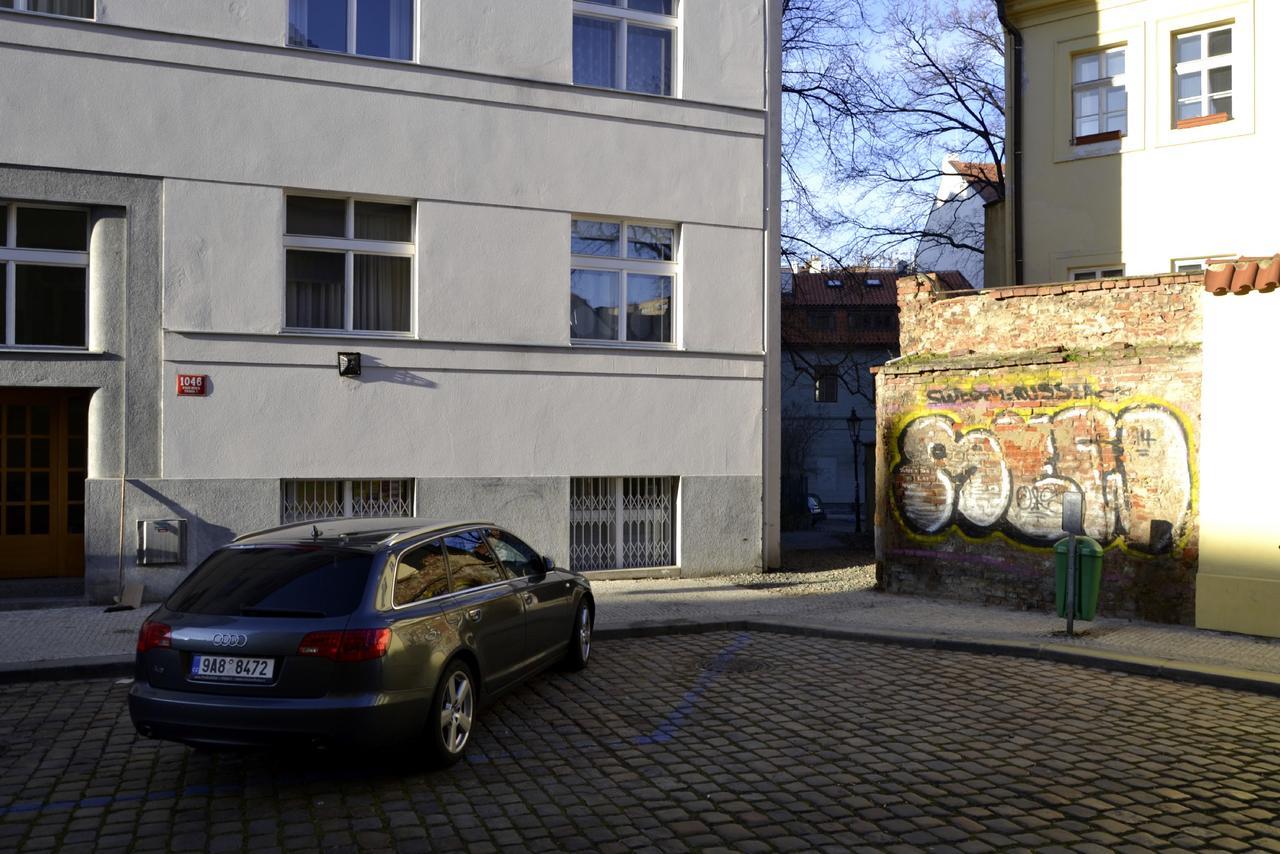Old Town Basement Apartment ปราก ภายนอก รูปภาพ